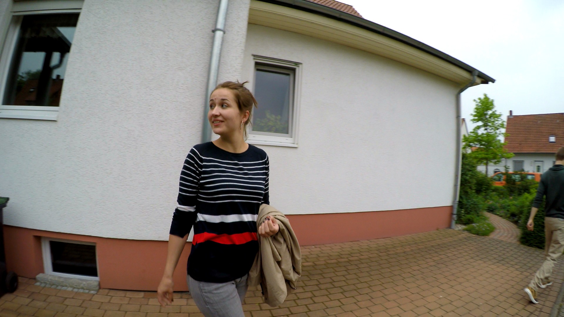 Bild  2016-05-29-02.MP4 snapshot 00.58 [2016.05.30 20.57.40] wird geladen, bitte warten...